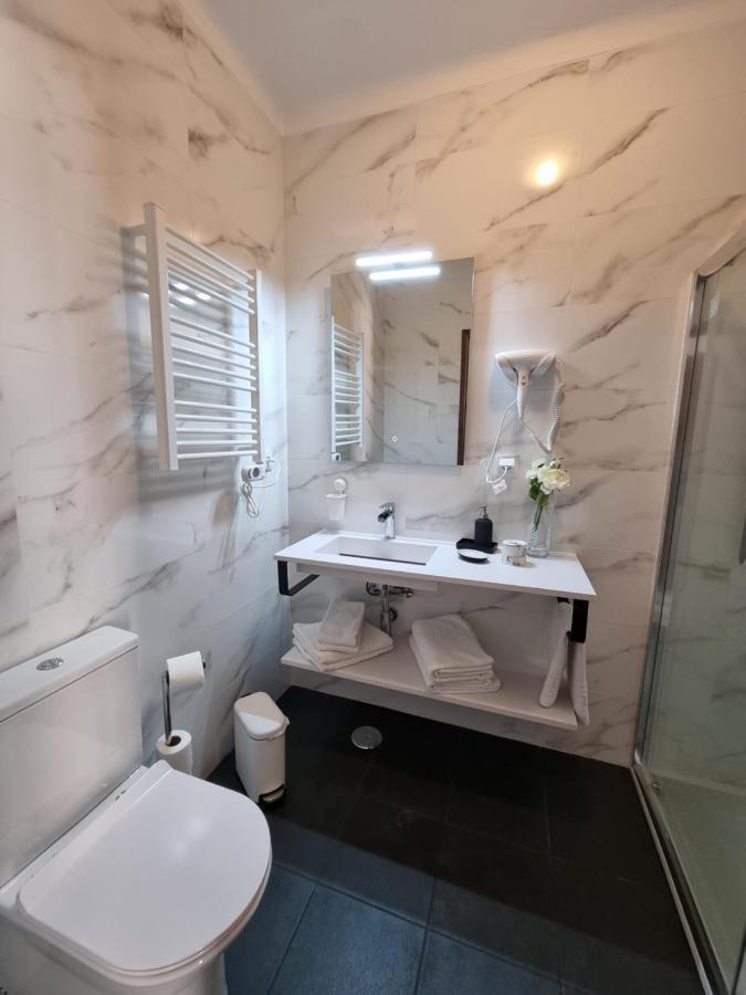 Apartmento Praia Da Dona Ana ラゴス エクステリア 写真
