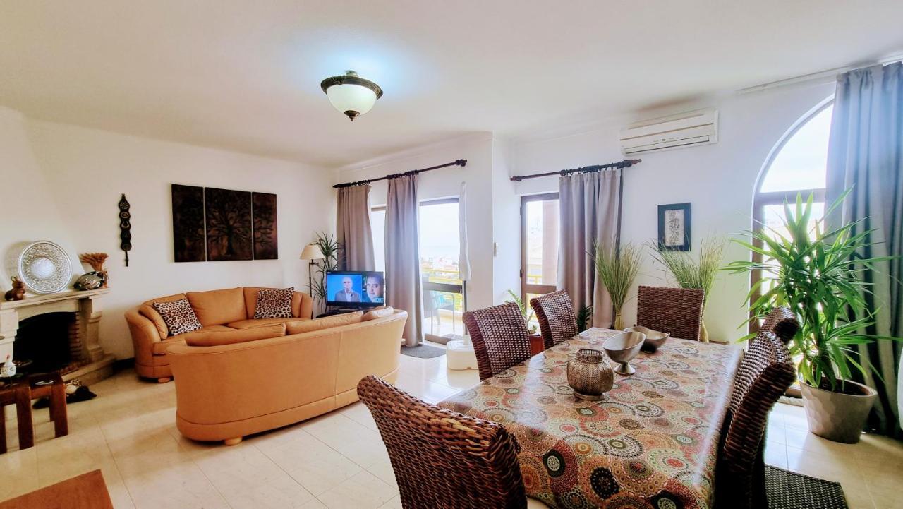 Apartmento Praia Da Dona Ana ラゴス エクステリア 写真